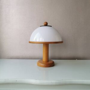 Vintage design table lamp